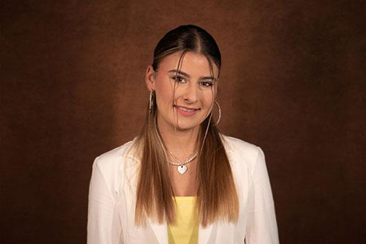 Alina Michelle Wintsch